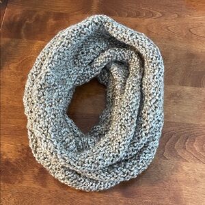 New Handmade Knitted Cowl Scarf